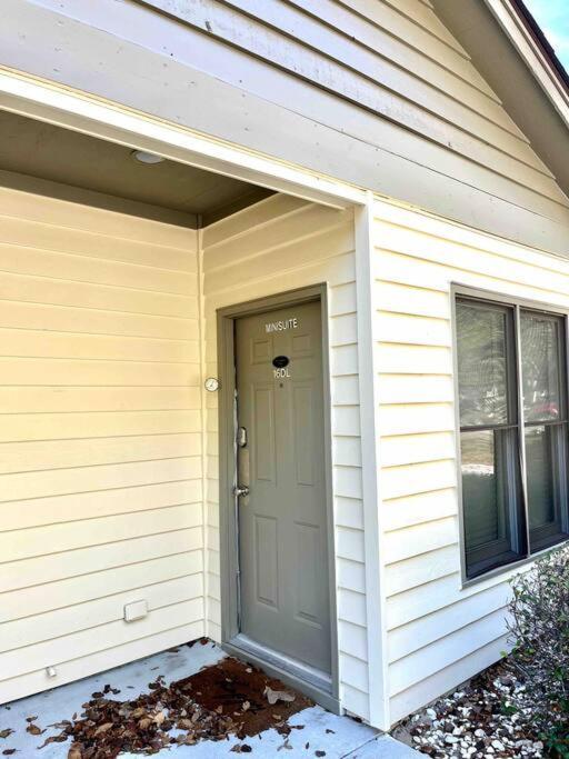 Beautiful Newly Remodeled Mini At Sea Trail Apartment *